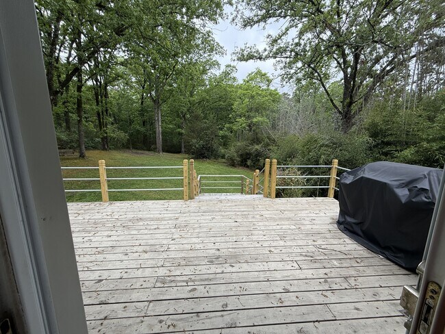 Building Photo - 102 Blueridge Pl