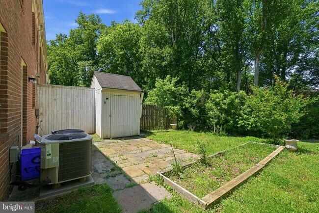 Building Photo - 12136 Bentridge Pl