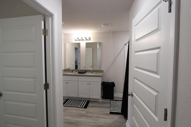 Building Photo - 3063 Jane Ln