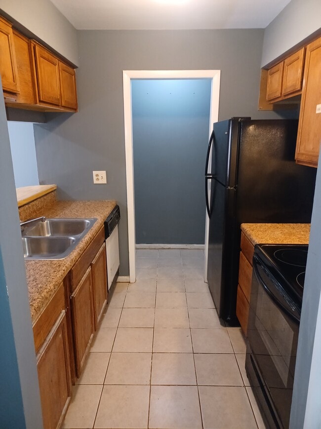 Building Photo - 4525 Sharon Chase Dr