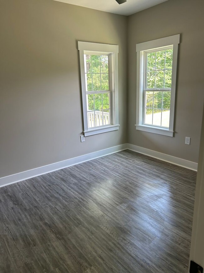 Building Photo - Stunning New Build 3 bedroom 2.5 Bath Home...