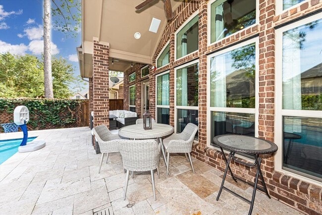 Building Photo - 6 Camplight Court
