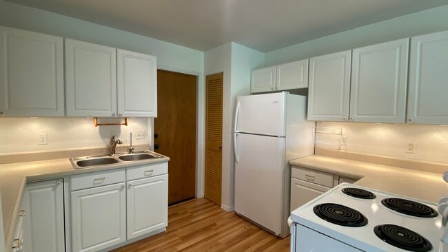 Building Photo - 64-5182 Kinohou St. #4B