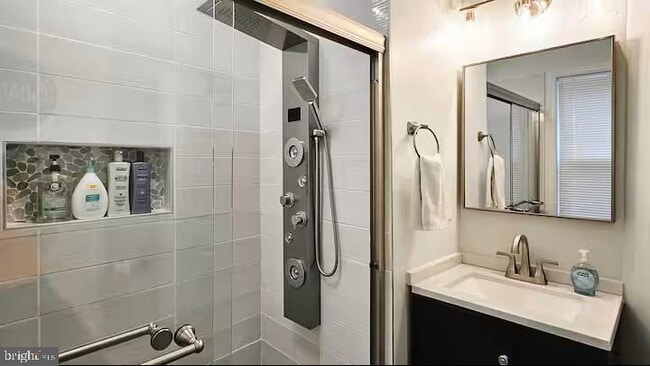 Building Photo - 1217 N King St