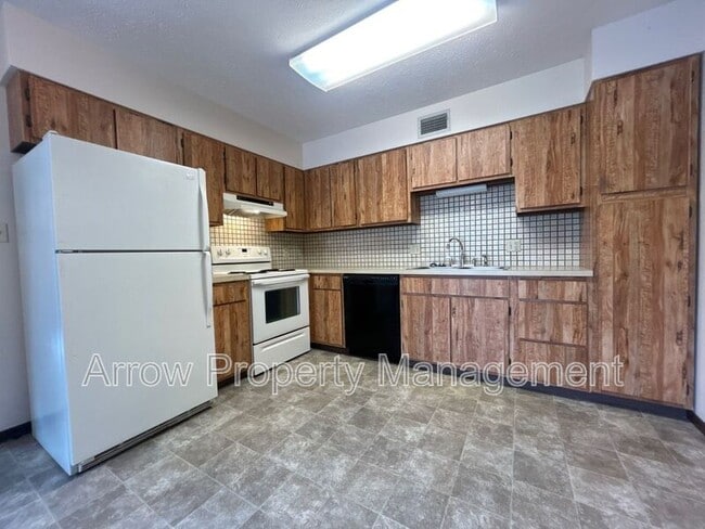 Building Photo - 815 17th St