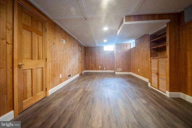 Building Photo - 1909 Pagham Rd