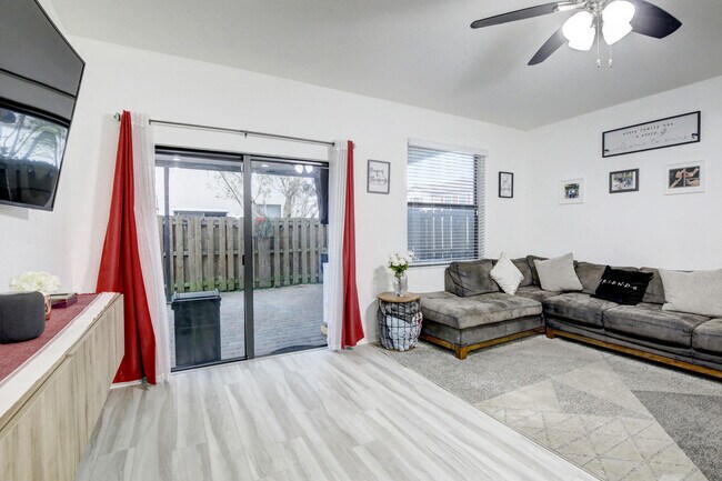 Building Photo - 15086 SW 115th St