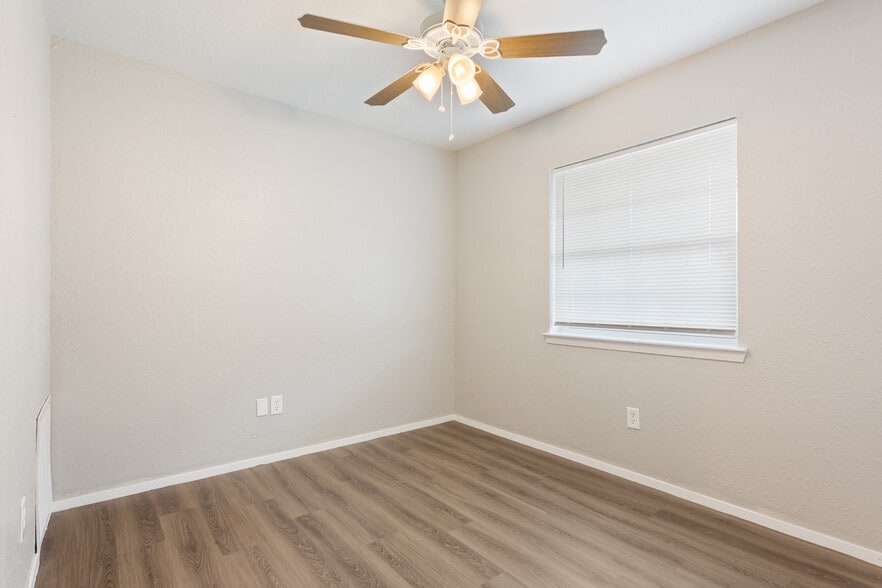 Building Photo - 306 Avenue G