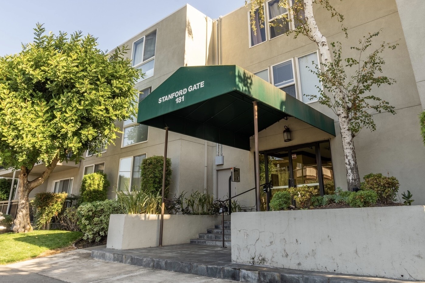 Building Photo - 181 Del Medio Ave