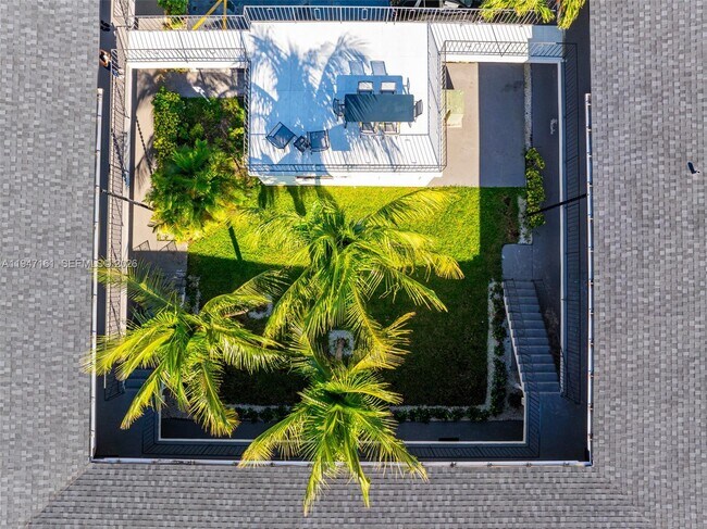 Building Photo - 1310 W 29th St