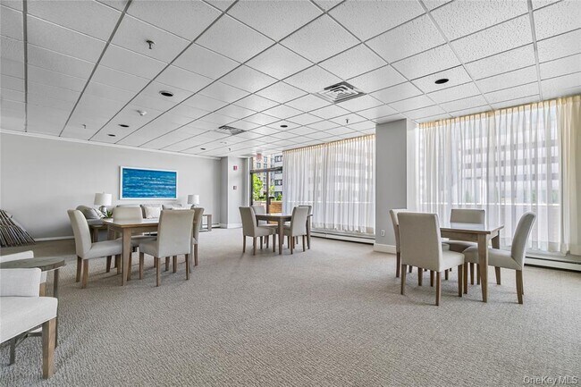 Building Photo - 25 Rockledge Ave