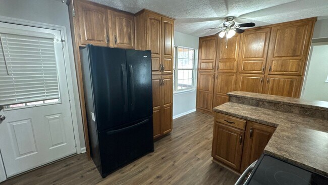 Building Photo - 4023 Summer Pl