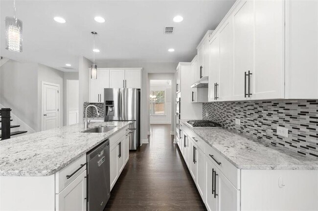 Building Photo - 204 Cardinal ln