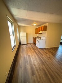 Building Photo - 409 Findlay St