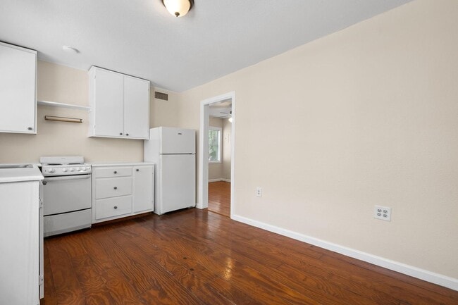 Building Photo - CHARMING 1 BEDROOM, 1 BATHROOM 1925 SPANISH MEDITERANEAN HOME LOCATED IN THE HIGHLY SOUGHT AFTER ...