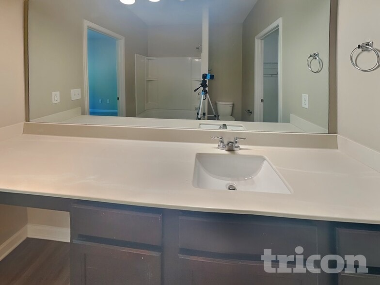 Building Photo - 21 Tabasco Cat Ct