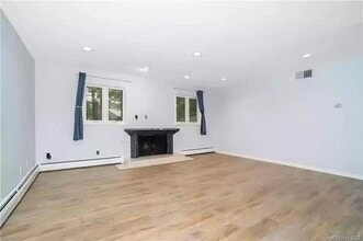 Building Photo - 7 Staunton Ct