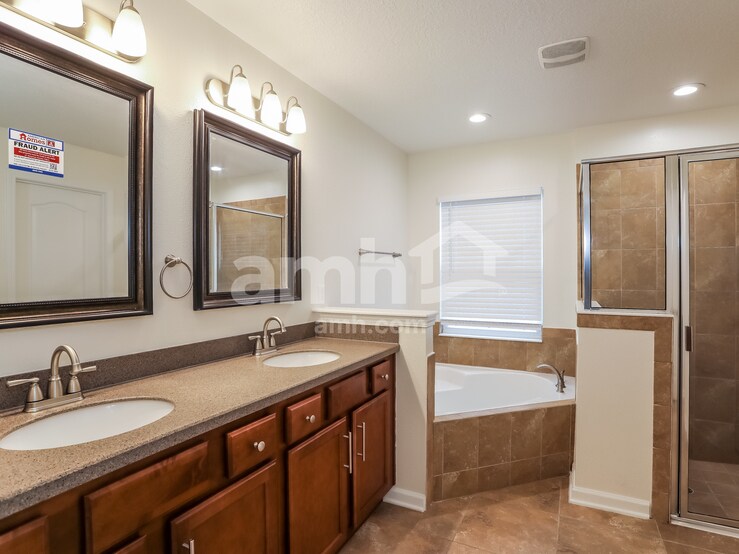 Building Photo - 636 Glendale Ln