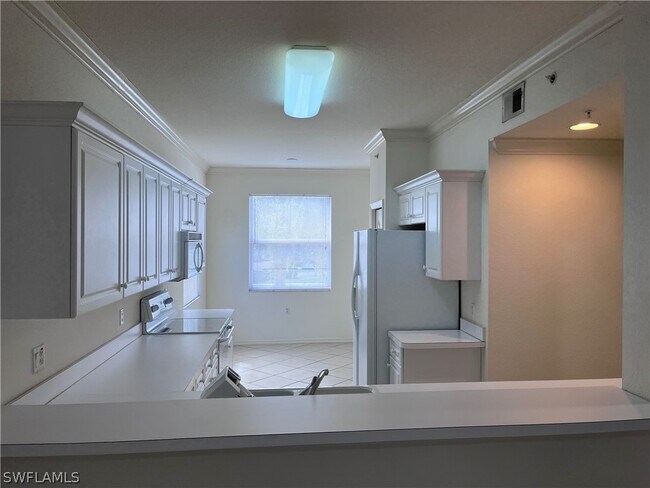 Building Photo - 8450 Kingbird Loop