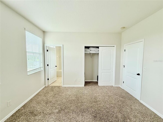 Building Photo - 956 Sombra St