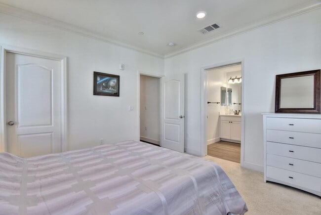 Building Photo - 3089 Valley of Hearts Delight Pl