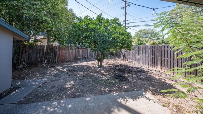 Building Photo - Rancho Cordova - 2 Bedroom