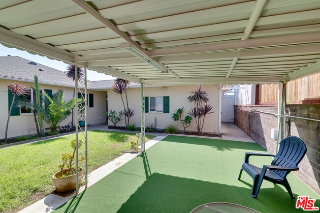 Building Photo - 214 Bellino Dr