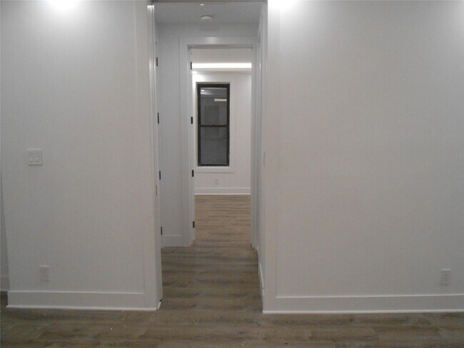 Building Photo - 8352 Talbot St