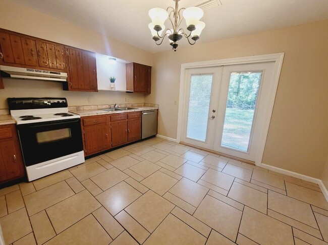 Building Photo - 5680 Doonesbury Way