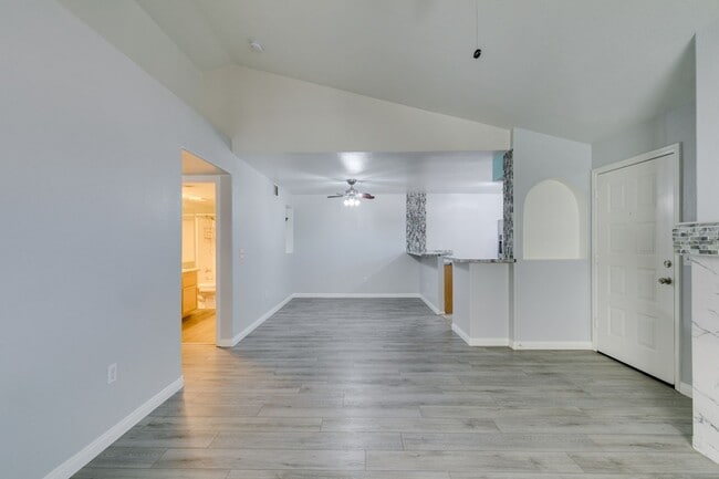 Building Photo - Updated 2-Bedroom Condo with Fireplace