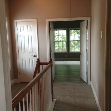 Building Photo - 502 Williamson St SE