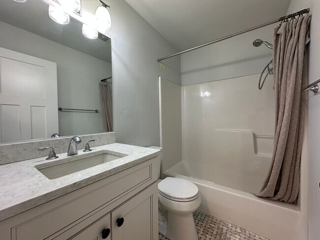 Building Photo - 3685 Clauss Dr