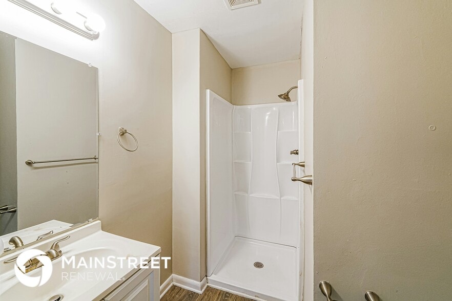 Building Photo - 5240 Jean Dr
