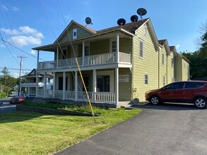 Building Photo - 627 Main St