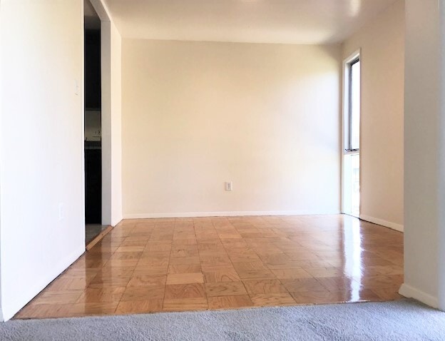 Building Photo - 7208-72C2 Donnell Pl