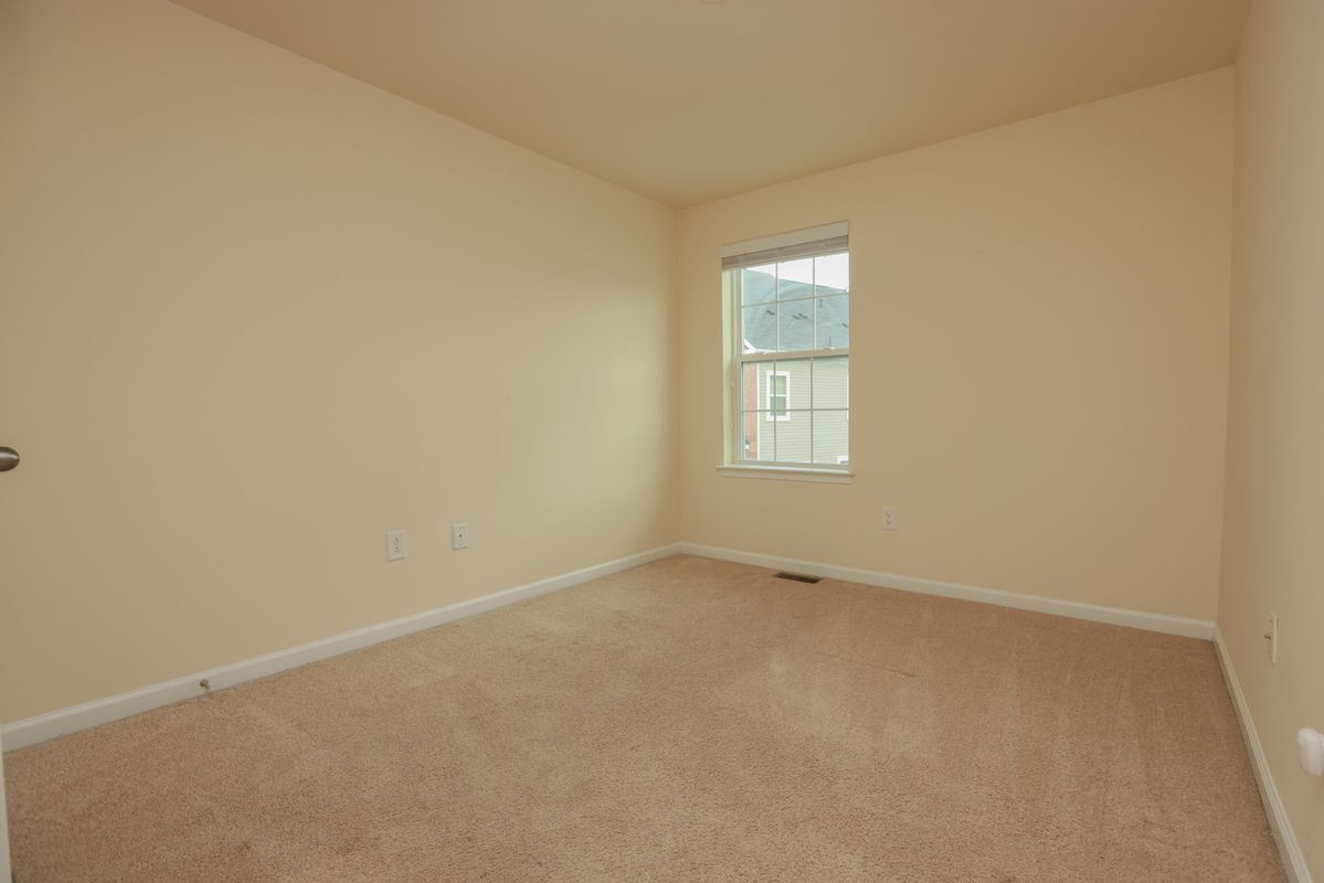 Building Photo - 7954 Blue Stream Dr