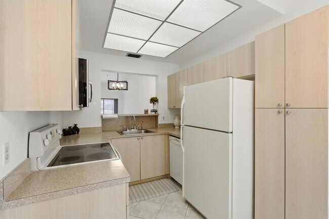 Building Photo - 3646 English Rd