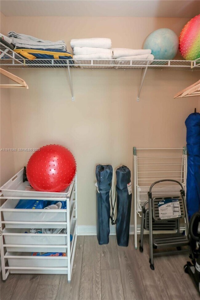 Building Photo - 325 S Biscayne Blvd