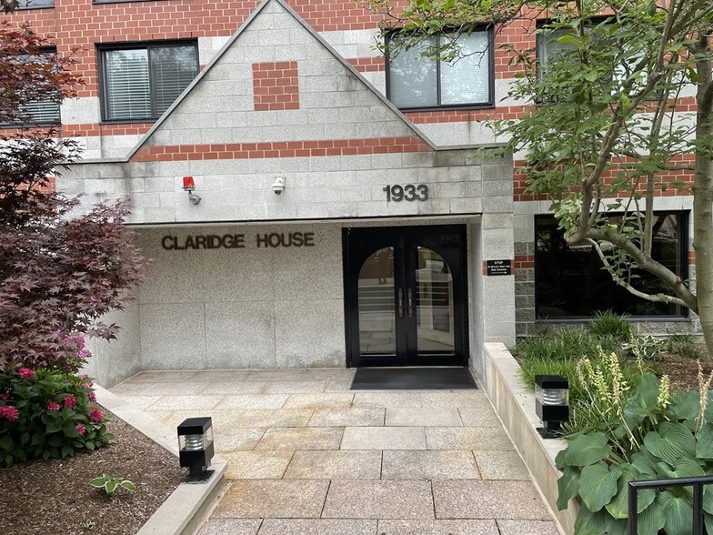 Building Photo - 1933 Commonwealth Ave