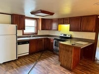 Building Photo - Beautiful 4 bedrooms house in a quiet little town