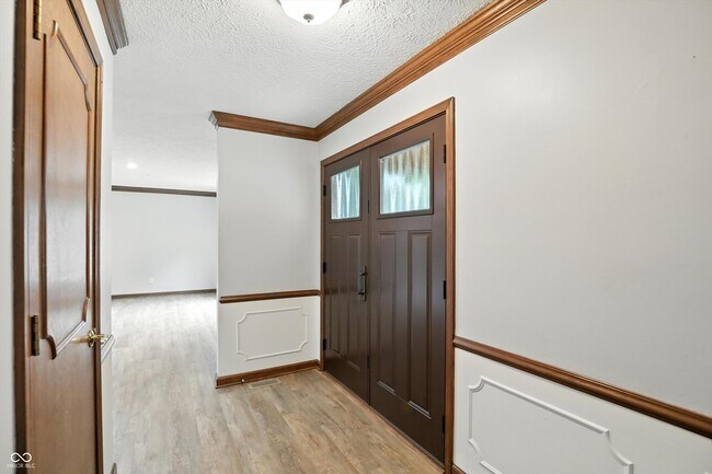 Building Photo - 781 Dayton Dr