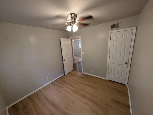 Building Photo - 1614 Iowa St