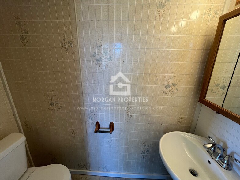 Building Photo - 902 Vine St