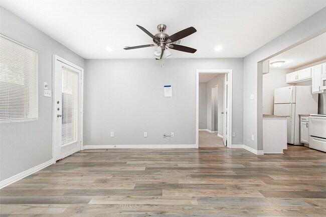 Building Photo - 4931 Junius St