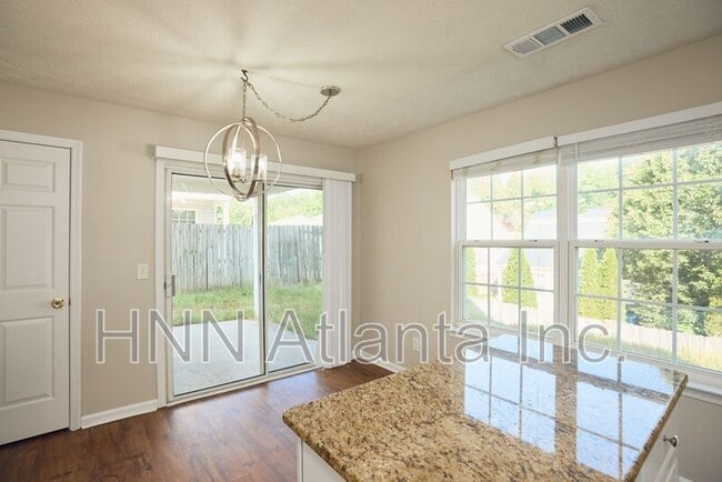Building Photo - 121 Oak Grove Pl