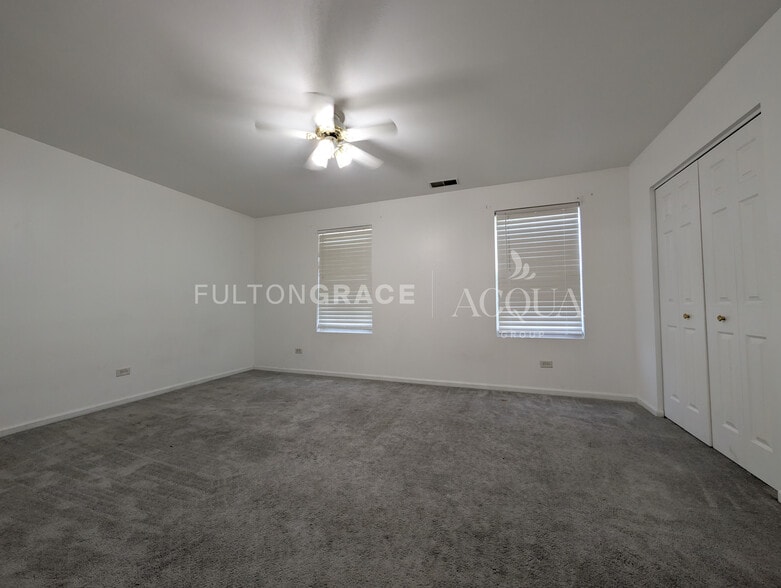 Building Photo - 2551 Oak Tree Ln