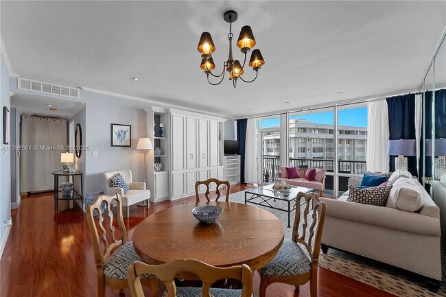 Building Photo - 1408 Brickell Bay Dr