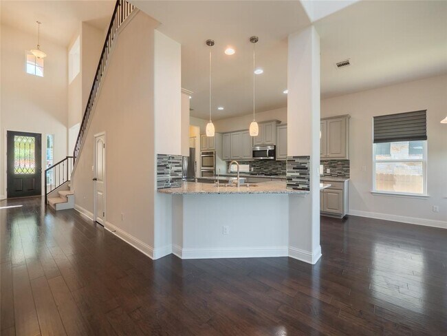 Building Photo - 608 Cascada Lane