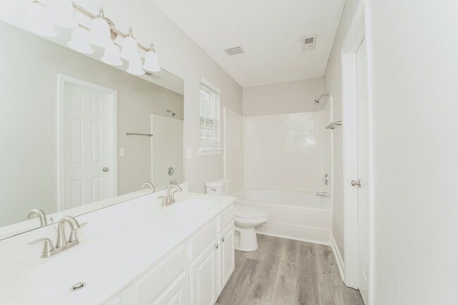 Building Photo - 9139 Simonton Dr