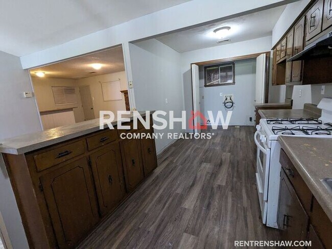 Building Photo - 1863 E. Alcy Rd. - Self Tour Available Thr...